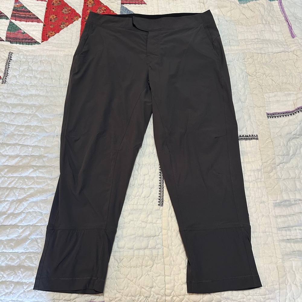 Lululemon Cropped Athletic Pants Grey 36